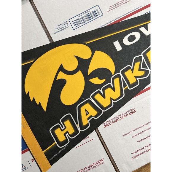 Vintage Wincraft NCAA The University of Iowa Hawkeyes 30x12 Pennant - Picture 4 of 7